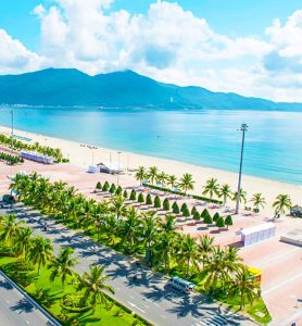 The-beauty-at-My-Khe-Beach